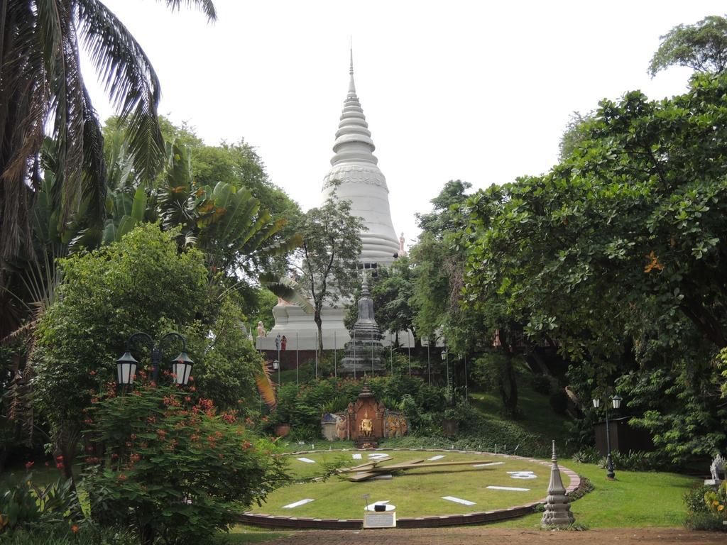 Golden Boat Guesthouse Phnom Penh Dış mekan fotoğraf