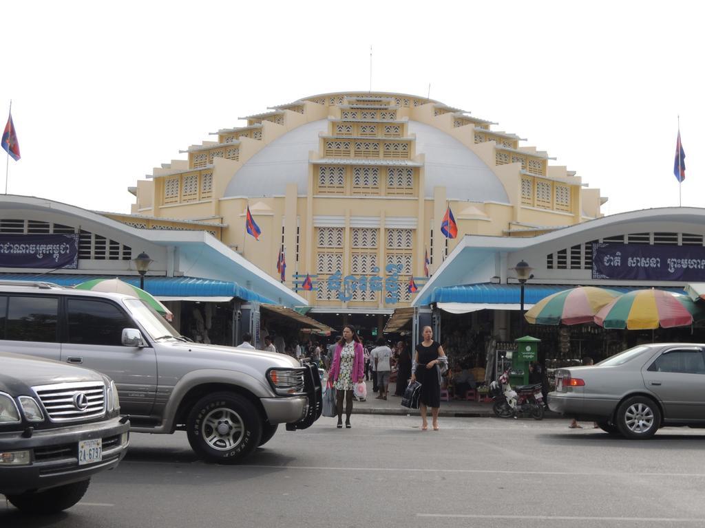 Golden Boat Guesthouse Phnom Penh Dış mekan fotoğraf