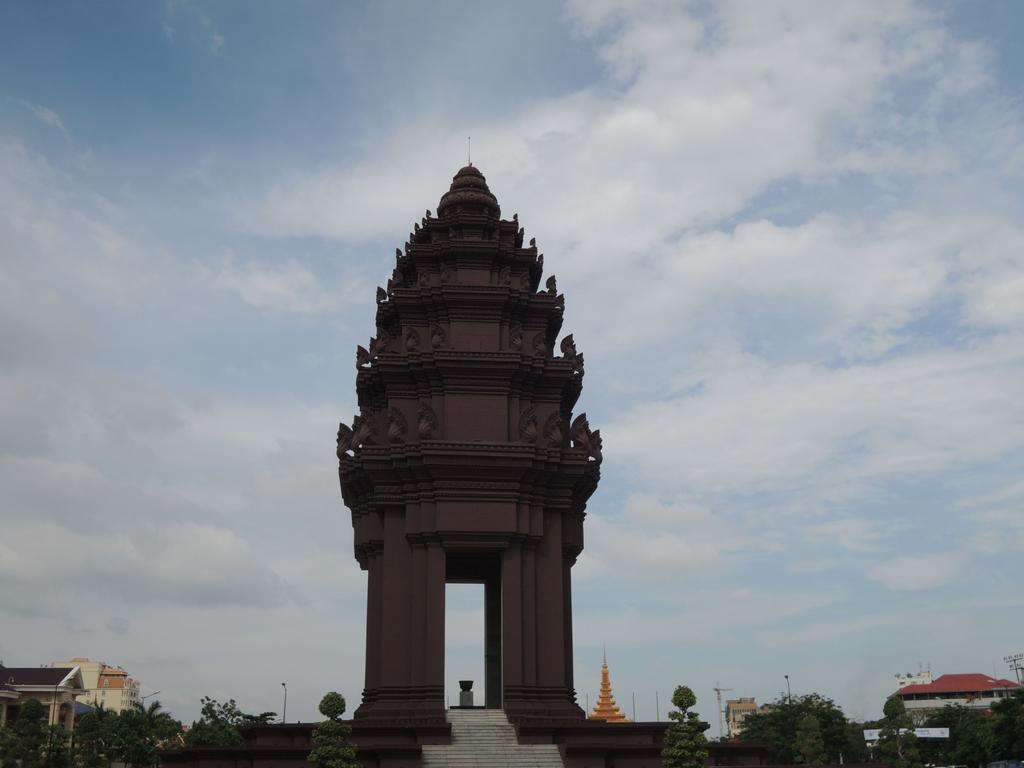 Golden Boat Guesthouse Phnom Penh Dış mekan fotoğraf