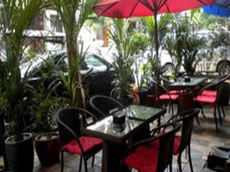 Golden Boat Guesthouse Phnom Penh Dış mekan fotoğraf